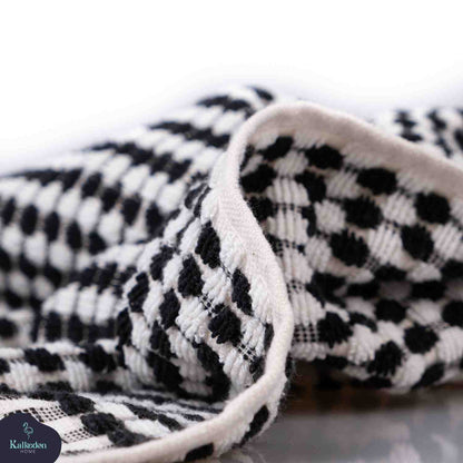 Pom Pom Hand Towel